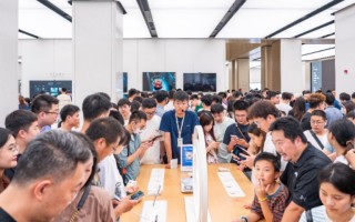 经销商看苹果华为“交锋”：iPhone 16热度减退，Mate XT炒高价难持久